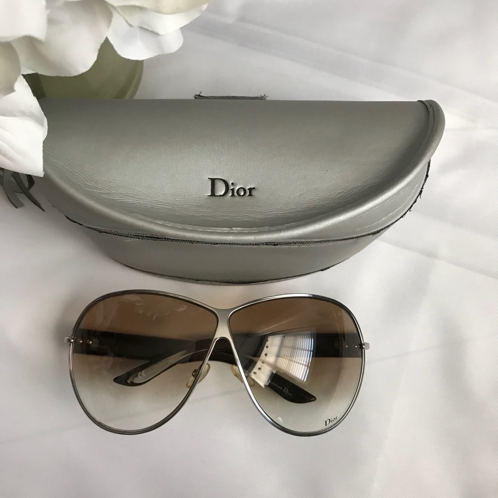 Dior sunglasses 🕶